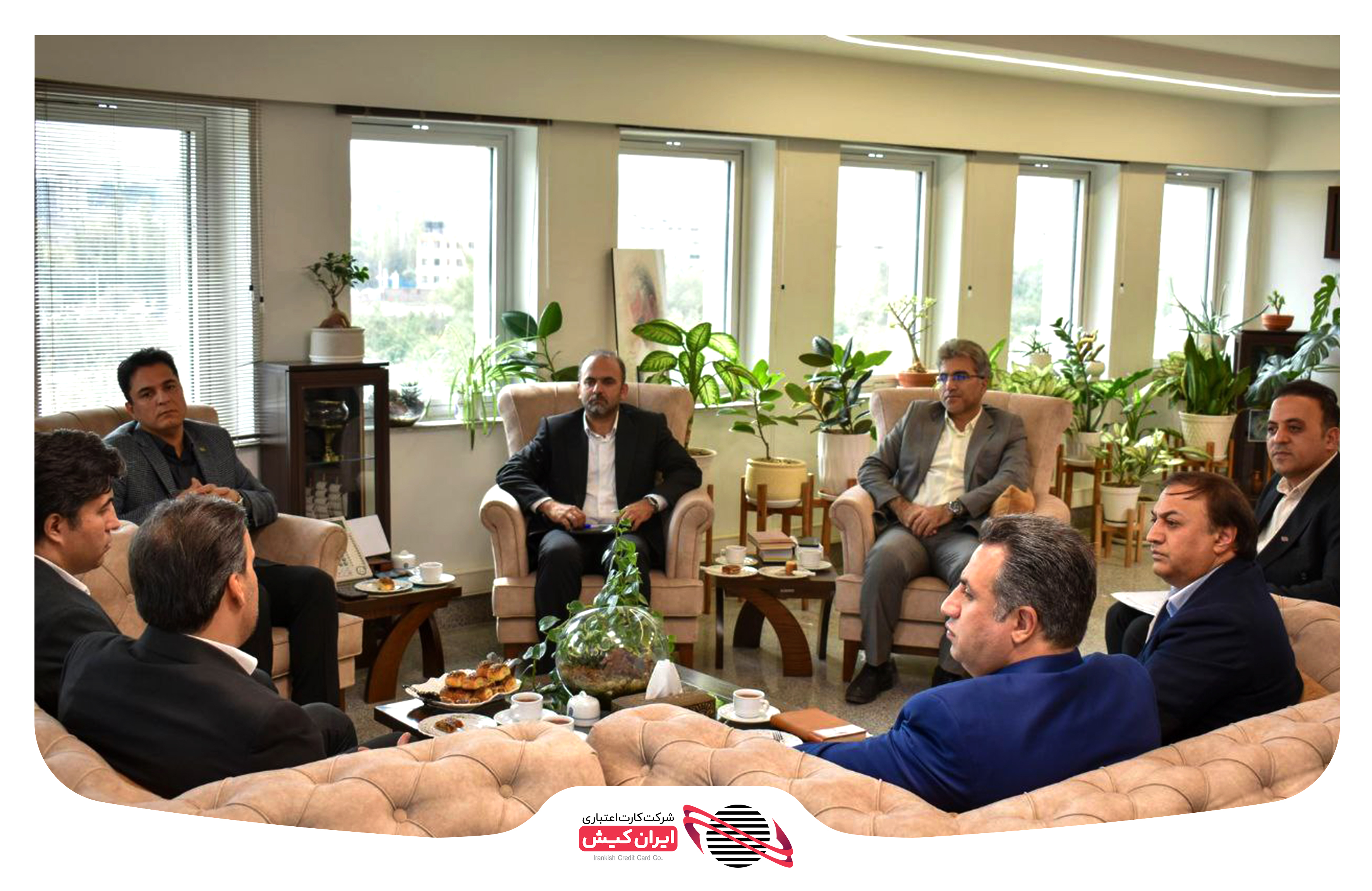 نشست مشترک مدیرعامل ایران‌کیش با سرپرستی بانک تجارت استان اردبیل
